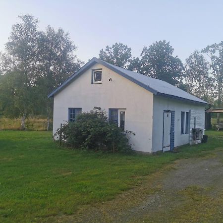 Vacker Hus I Naturen Froseke Bagian luar foto