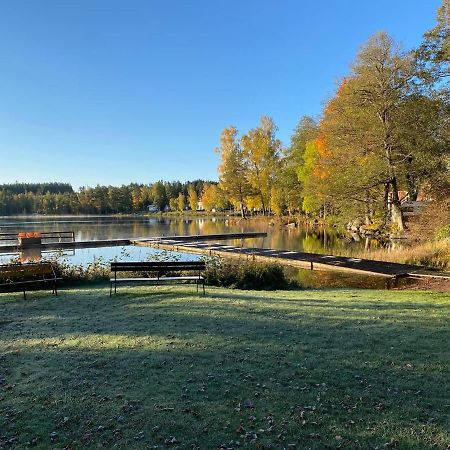 Vacker Hus I Naturen Froseke Bagian luar foto