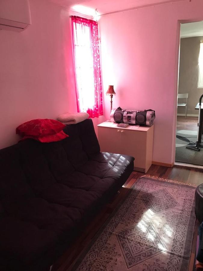 Vacker Hus I Naturen Froseke Bagian luar foto