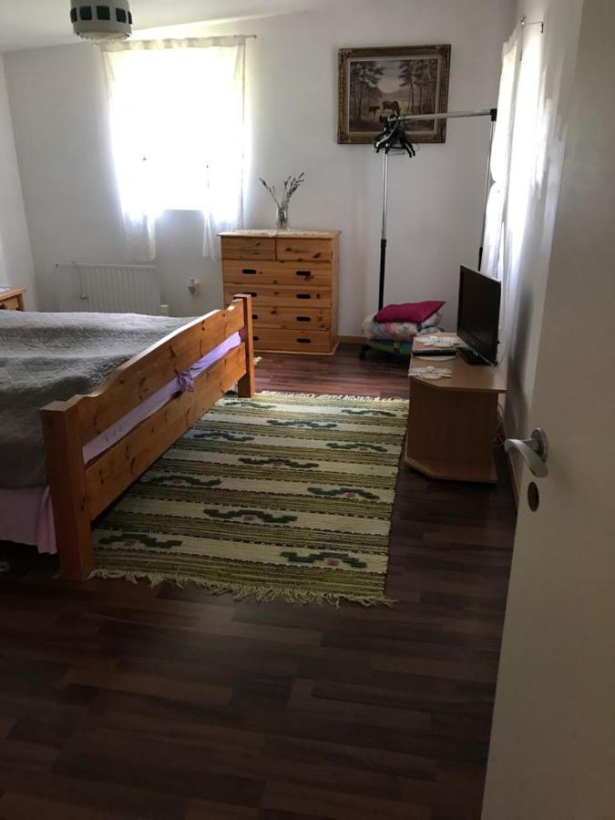 Vacker Hus I Naturen Froseke Bagian luar foto