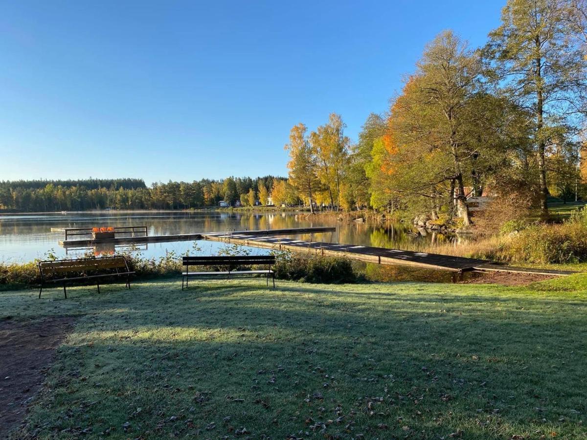 Vacker Hus I Naturen Froseke Bagian luar foto